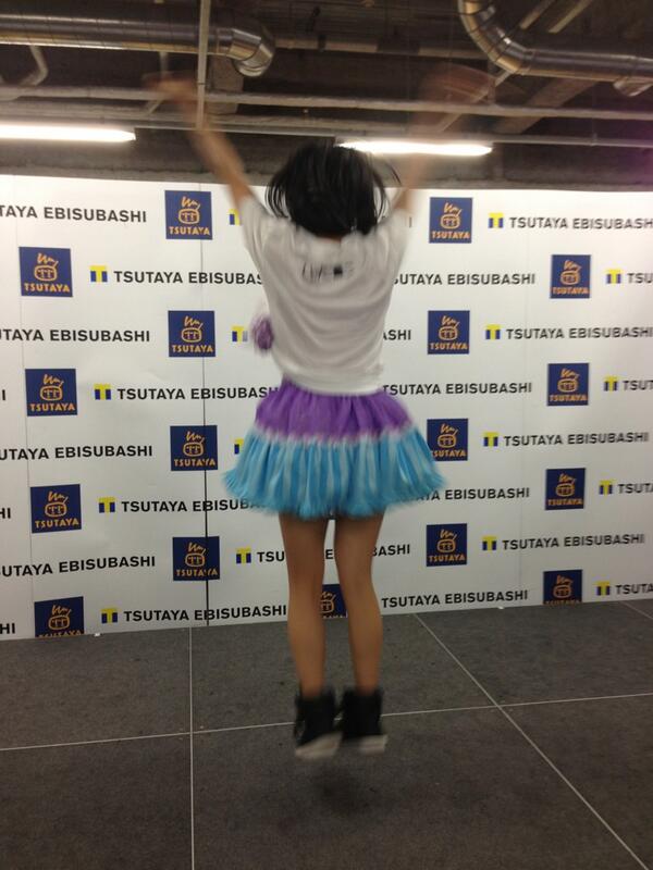 koymd's tweet image. Y #いずこねこ #whiteclock