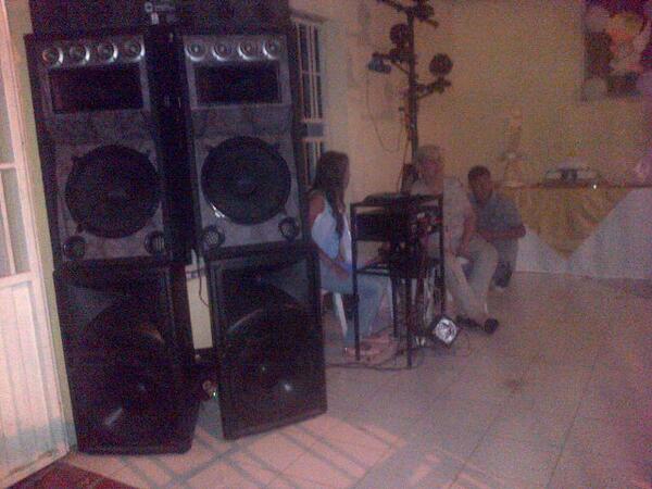 SayagoP's tweet photo. Ambitus,Sonido e Iluminacion para tus Fiestas : Contacto 3157265861 ,Cucuta Col. http://t.co/qmEpOH8zhz
