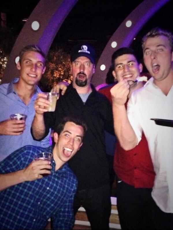 feelg00dben's tweet photo. Drinks at the W with our boy @tomgreenlive http://t.co/PiS74e3qwM