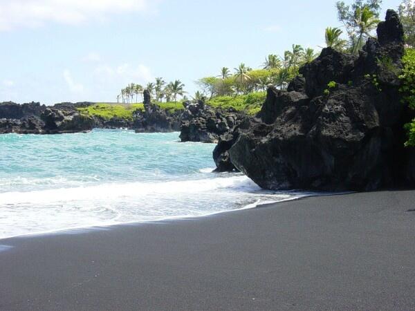 UntilEarth's tweet image. Incredible Black Sand Beach, Hawaii USA.