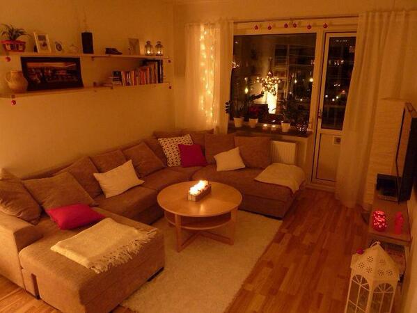 Cecilialisa's tweet photo. Köpa soffa? :) http://t.co/GQ4NsPWGuY #köp #sälj #soffa http://t.co/R1g3LPsp2G