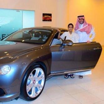 d_2017_h's tweet photo. اكبر بياع حبوب .. ماعمره اهداء زي هالسياره ☺ http://t.co/jJUu1Y2S2w