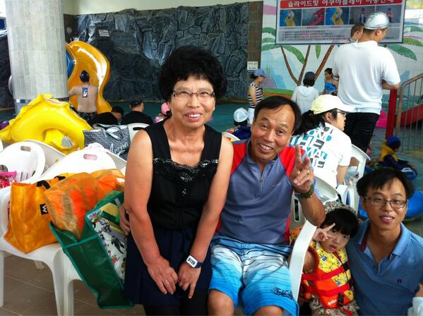 부모님과 함께 다녀온 늦은 여름 나들이!!
시력때문에 나들이를 주저하시는 어머님이 빨리 편안을 찾으셨으면 좋겠습니다.