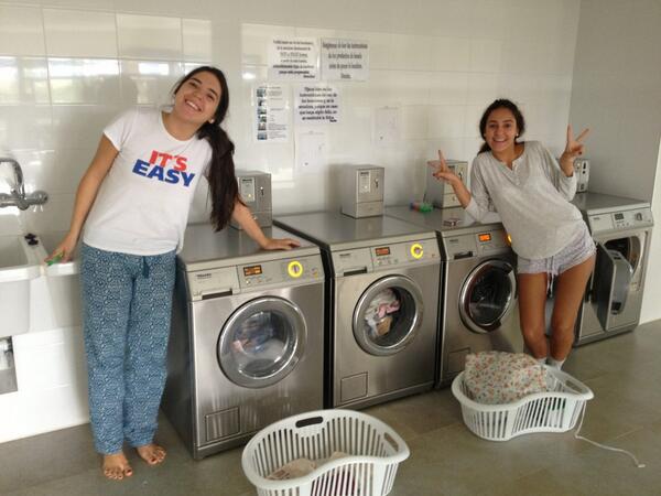soletebalmaseda's tweet photo. @itsalejandra @mariluzrojas12 nuetra primera lavadora!!! http://t.co/Y6VNzb31sF