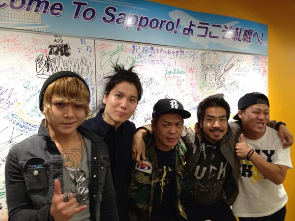TOWER_Sapporo's tweet photo. 【札幌ピヴォ店アーティストご来店！】本日CUBE GARDENにてライヴのCrossfaithとROTTENGRAFFTYの皆さんご来店！facebookアップ！いいね！お願いします♪https://t.co/wiELqHE79P http://t.co/Hy6839KK38