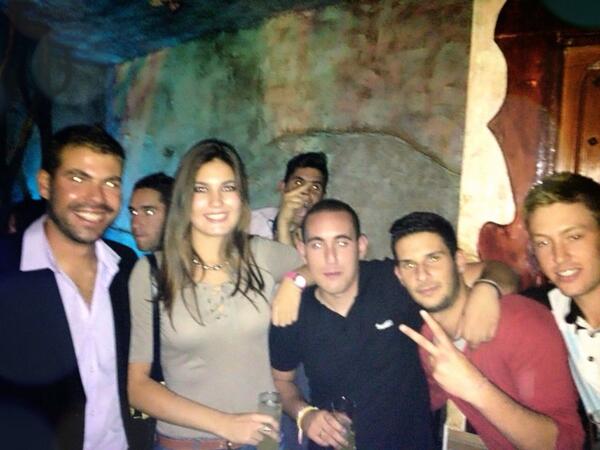 Miriam_alvz96's tweet photo. Buena noche ayer con los petardos de @Pedroluisabinar @tudela11, #Javi y #Francis jajajaja 😄 http://t.co/0eGMWASvfj