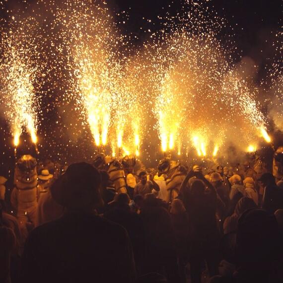 JonatanMuriel's tweet photo. Preparats per la Festa de la Fil.loxera 2013! #fires2013 http://t.co/NdzChXohYk