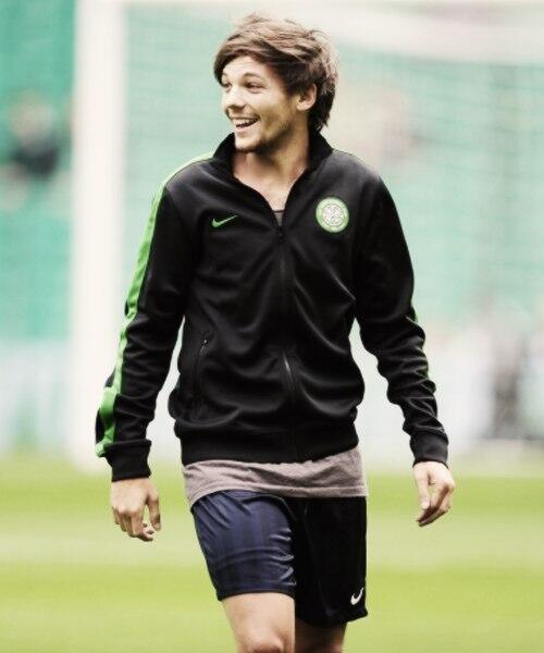 Sun1488's tweet photo. #GoodLuckForTheMatchLouis МЫ ГОРДИМСЯ ТОБОЙ! http://t.co/YA3EQ3F60e
