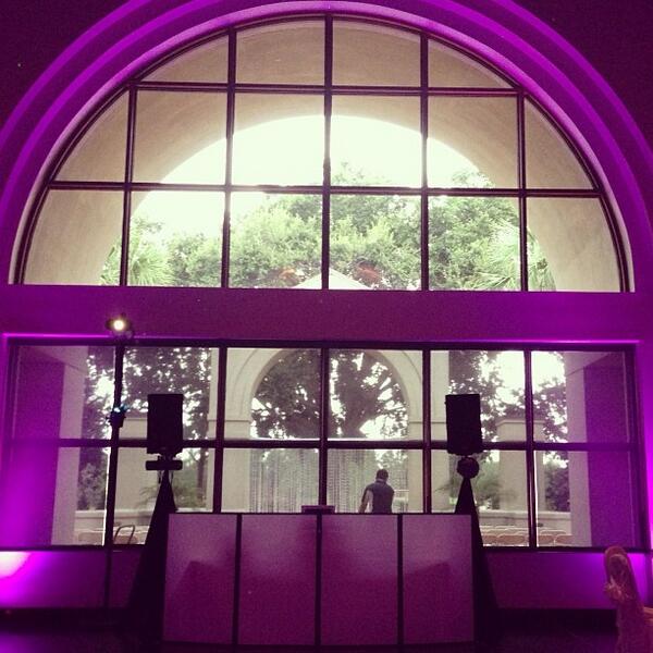 Nice and clean #weddingdj #whitefacade #djsetup #ourdjrocks #winterparkciviccenter #ourdjro... bit.ly/1cVh93u