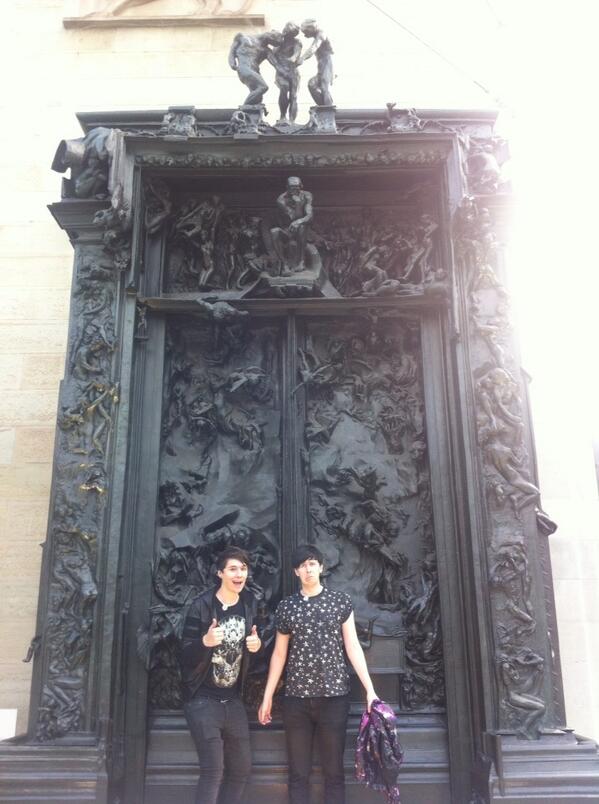 AmazingPhil's tweet photo. AT THE GATES OF HELL with @danisnotonfire http://t.co/81MovLZfKJ