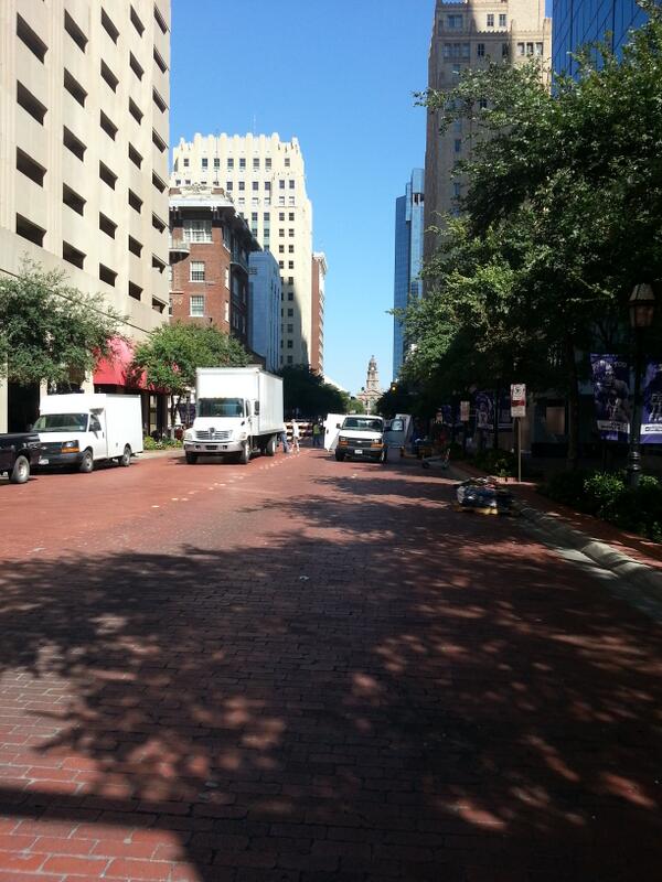 DTFortWorth's tweet image. Starting to set up for #maintable
