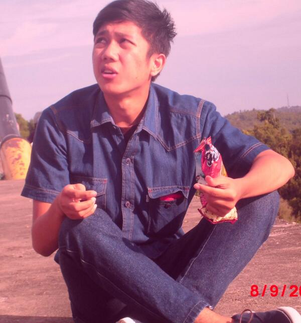 RT <a href="/englo21/">englo lin brayen</a>: via pizap.com