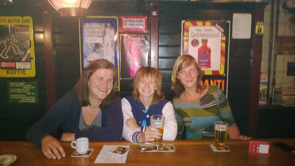 Doelebar's tweet photo. Zondagavond is net begonnen, direct al gezellig!!! http://t.co/v3x44d8sGe