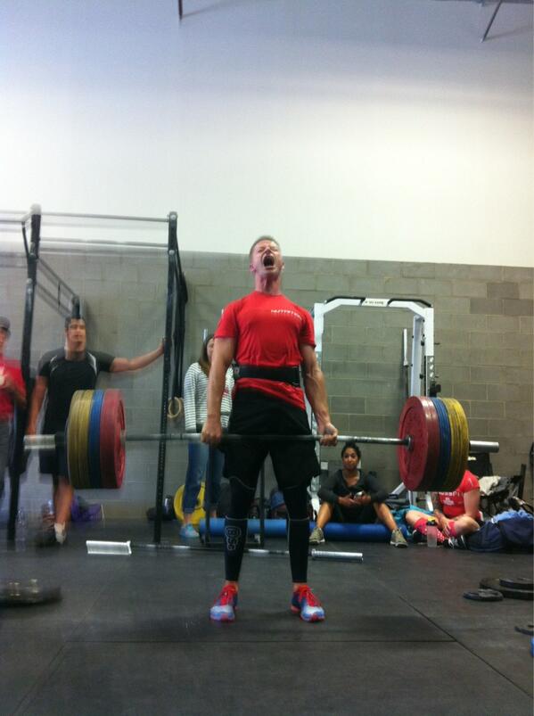 vo2maxcrossfit's tweet image. Scream of intensity (405 for 5 reps) @MikeDynamic @CoachFitzGerald #hellohamstrings