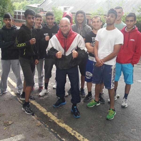 WayneWayne32's tweet photo. Walkers pro/am bury ashy valley run today @HamzaAliKhan123 http://t.co/tGUEFGqFDL