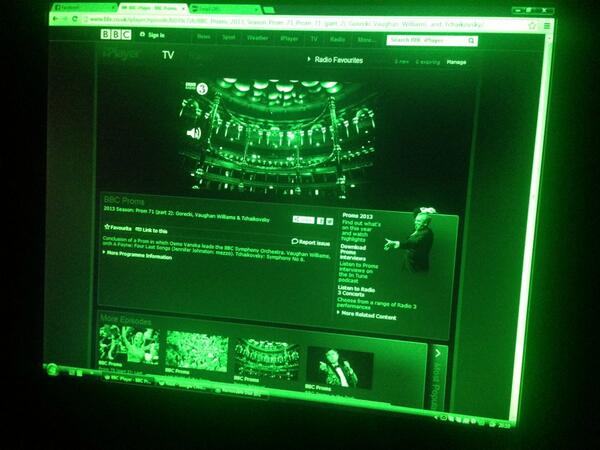 Ioan_Dyer's tweet image. Ok why has pconitor just turned green?! #techiehelp #alienscoming?