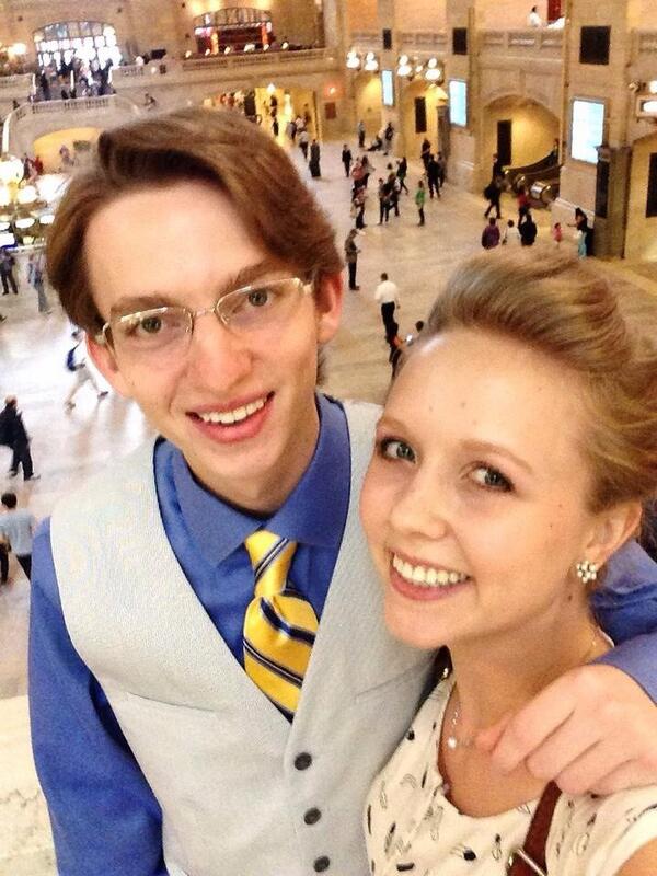 BossLarson's tweet photo. 我巴我姐姐tweeted. Miss ya, na. #MandarinBootcamp http://t.co/vaypqmkHSo