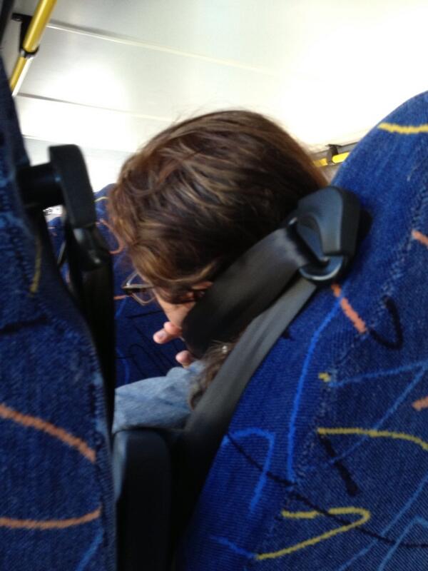 michaelisaacsm's tweet photo. Of all possible ways to fall asleep on a bus... #thisonemustbetheleastcomfortable http://t.co/18DtGFuRXA