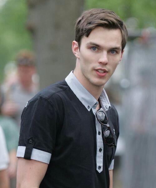 Nicholas_Hh's tweet photo. I never know what to say to say in those awkward conversations... http://t.co/6Zl0aY5S0I