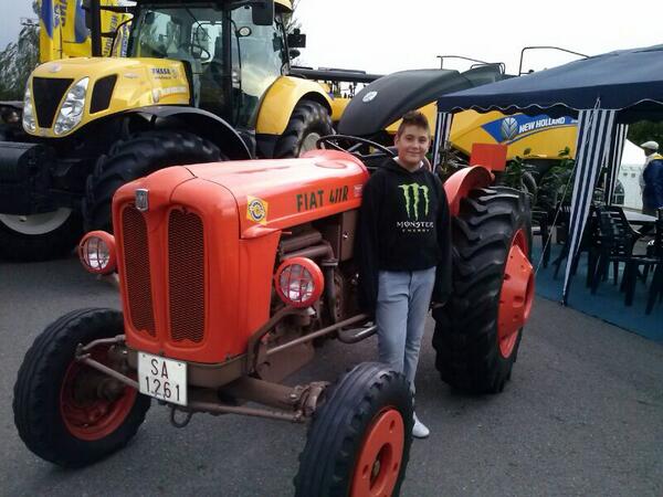 victorpm14's tweet photo. Ayer en la feria de muestras con mis padres los mejores http://t.co/ce9jfhv0uo