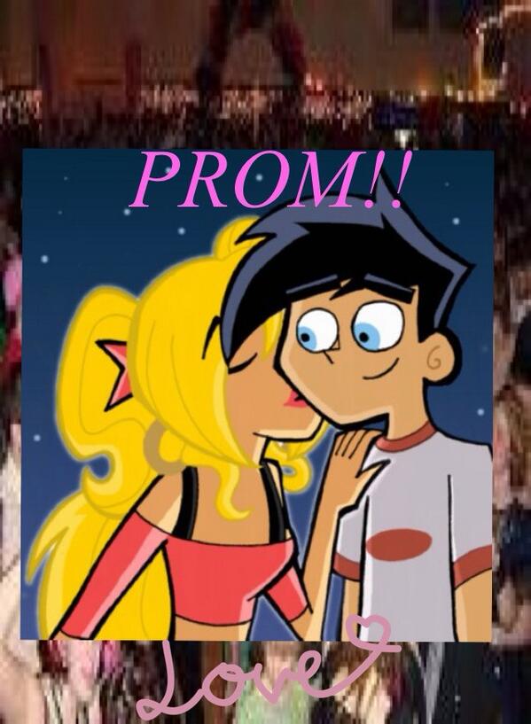 cristilovebug's tweet photo. Prom with @alexjason_ love you also today is my b-day!! Prom on my b-day http://t.co/0EugDOIbdN