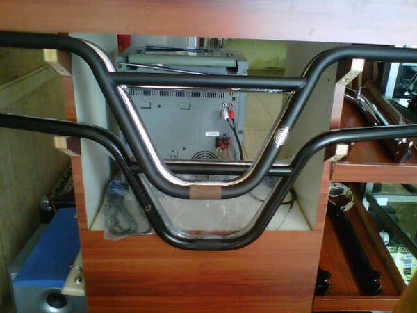 FanBikeCo's tweet photo. 100% Made Indonesia,H.bar @megatechbmx V2,cek dan kunjungi Store #FanBikeshop di Jl.Gunung Singa,Gg.kaum1 No.60 http://t.co/pdekEbjQCc