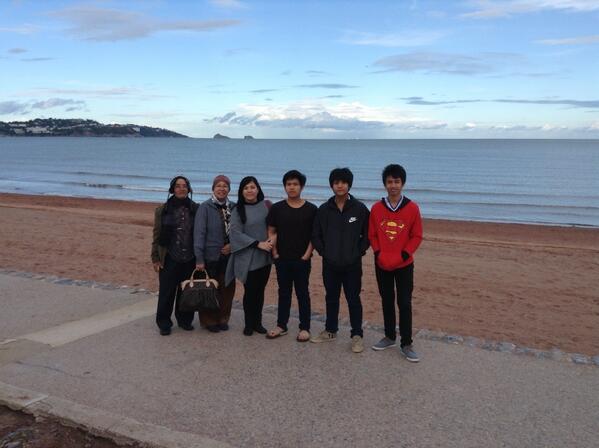 adli toriq with friend n fam