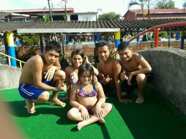 YuliDelC7's tweet photo. -Ellos *--* http://t.co/1j68woQhQd