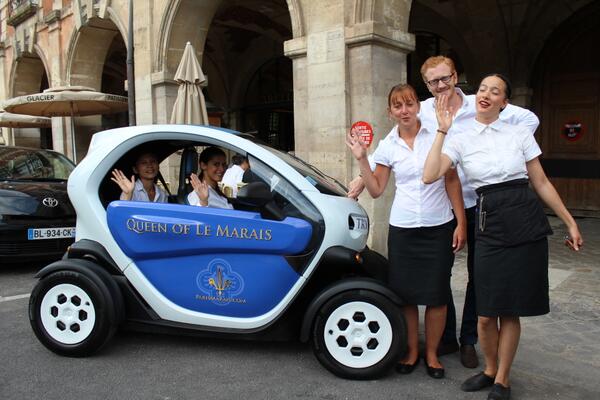 PARISMARAIS's tweet photo. Carette - place des vosges  is welcoming #Twizy queen of le marais, a limited edition of #Renault #Twizy. http://t.co/OJykW1Gg0h