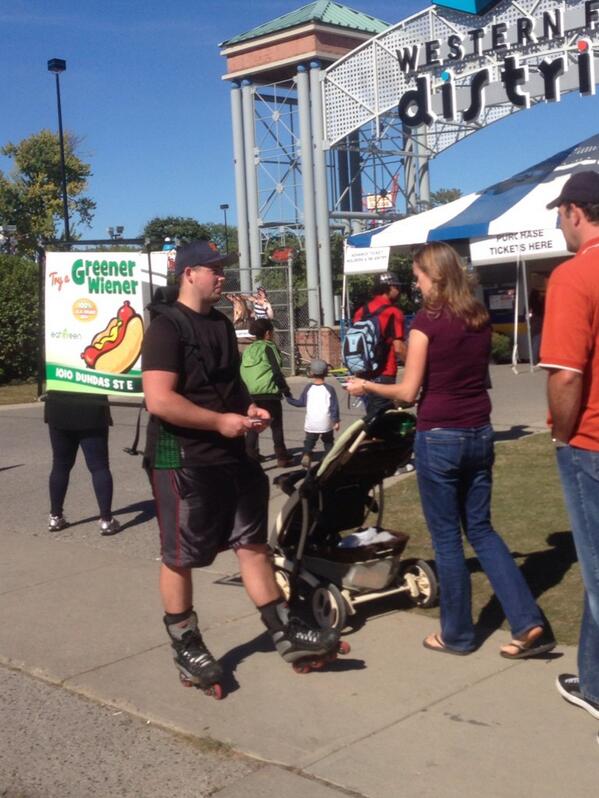 RollerAd_London's tweet photo. Home deliver of the freshest organic food in #ldnont http://t.co/8KXvRzoXpD http://t.co/z6A0aV4MU2