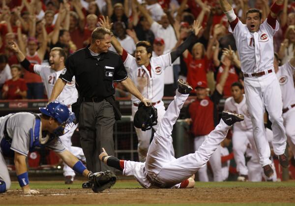 Reds's tweet photo. This happened last night. #WePlayForOctober #whiff http://t.co/0B8nmpw7mP
