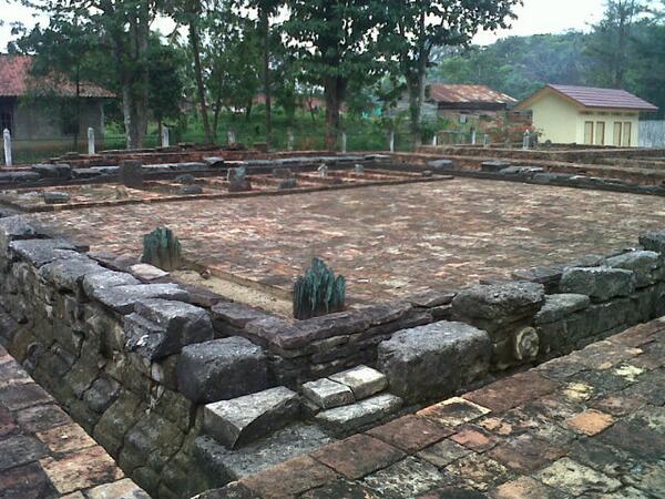 EvlinLW's tweet photo. Candi 1 @sherly_limz @darklouis9 http://t.co/UXMuqeo8hv
