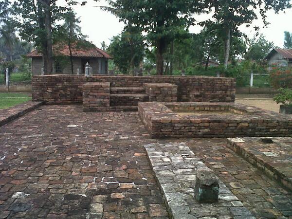 EvlinLW's tweet photo. Candi 2 @sherly_limz @darklouis9 http://t.co/qyqiKtQf2J