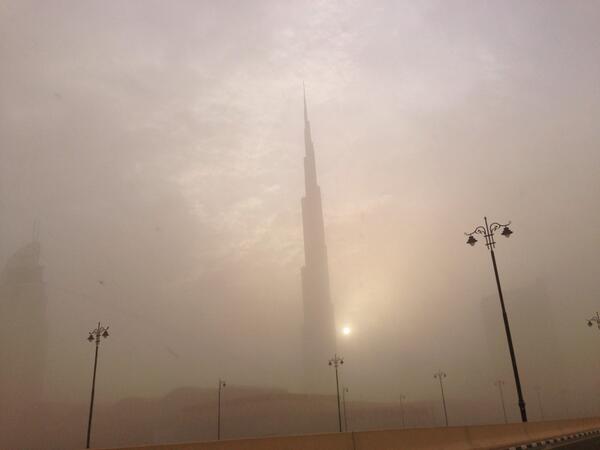 JenMcCoyESL's tweet photo. Crazy sandstorm today! #jennandannzu #Dubai http://t.co/9PjKm4zznd