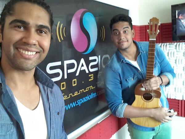 Alfredoraben's tweet photo. @Caibomusica por Spazio 100.3 en Maracay. http://t.co/GeVFonSElI