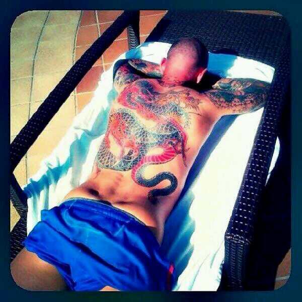 Raul Meirelesのカタギじゃない背中と尻