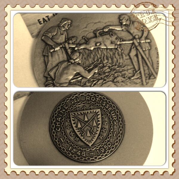 Check this medallion the super in my building gave me 4 down here! chainedesrotisseurs.com/base.php?code=… #history rules #prettycool