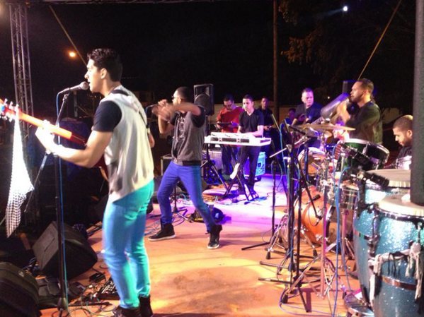 PANDEdioses's tweet photo. Gozamos!  En las Fiestas Patronales de Hormigueros PR PAN PAN PAN D dIOSES! @elviscrespolive http://t.co/5XGJTsm7hp
