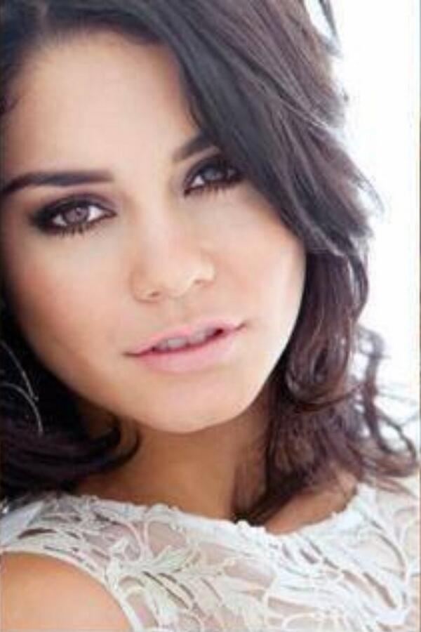 jonathanyu199's tweet photo. @VanessaHudgens http://t.co/sk2exTGvaM