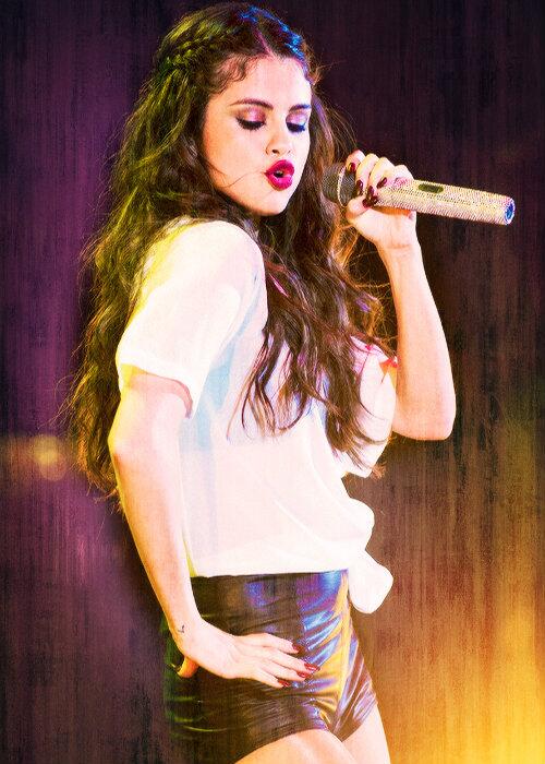 SelenaGomezFra_ tweet picture