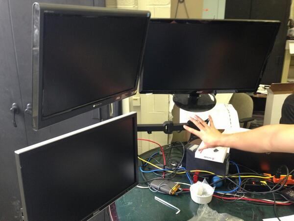 VTmechatronics's tweet image. You want monitor stands? We got monitor stands.