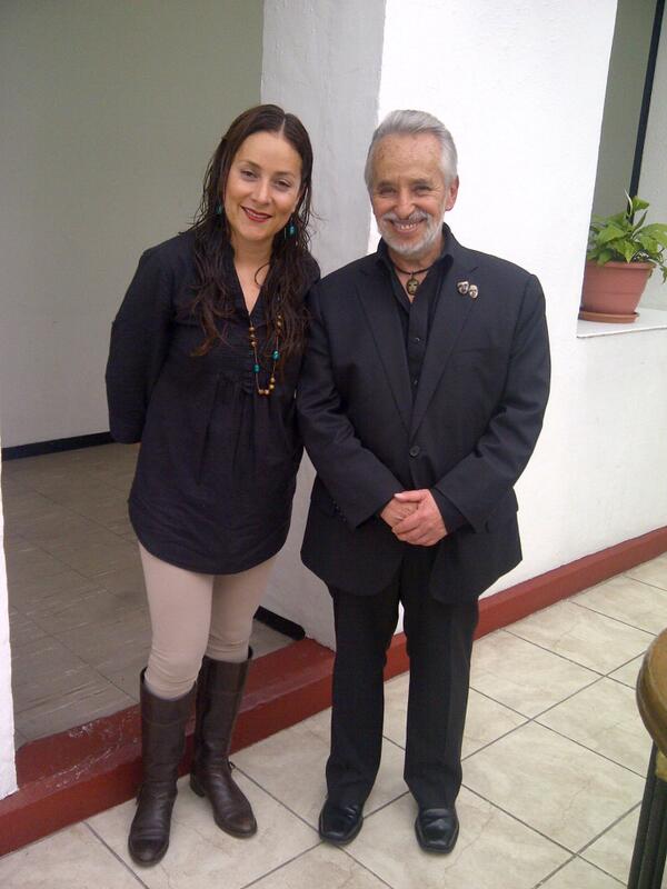 uni3raedadbj's tweet photo. OBRA DE TEATRO "CUANDO TE ATRAPA EL GRANIZO"CASA DE CULTURA "JUAN RULFO" SUBDIRECTORA YADIRA VAZQUEZ PROF. RUBEN CUEN http://t.co/VKm5R6VVFa
