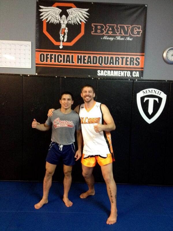 JoeJitsu's tweet photo. Donuts on the way to practice isn't a great idea but nice to be back to work W/ @DUANEBANGCOM #Cruces #TheBeefIsBack http://t.co/uMLIcHDbGc
