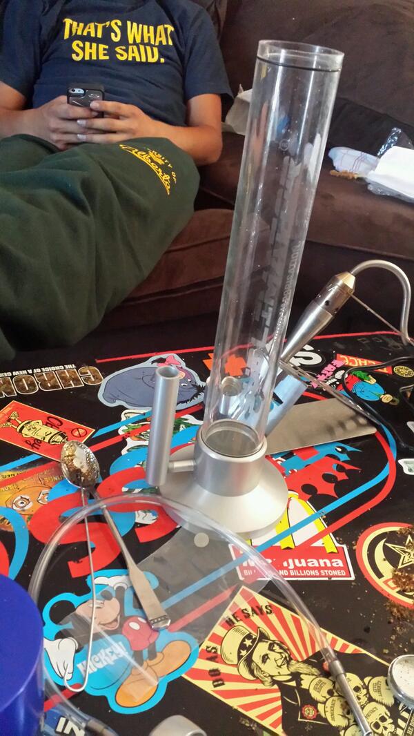 Naked_Guy's tweet image. Sub what?!... Sublimator #thatswhatshesaid #sublimator #weed better than a #vaporizer sooo sick