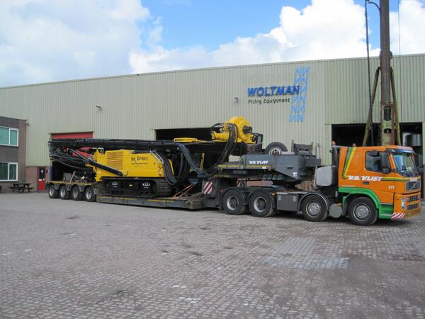 WoltmanPilingBV's tweet photo. THW 4019-D nummer 4 voor De Groot N.V. uit Laarne (B) met 20 TM boormotor afgeleverd. http://t.co/1E9GD5eXyh