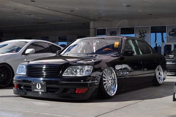 syakotanaruari's tweet photo. #好きな車の画像貼れ

LS400だよー！ http://t.co/bmFjgdkUyP