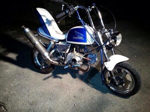 Mtk M Kiyokuwa1 Kiyokuwa1 ゴリラ売ります 登録は50ccやけど90ccエンジン積んでます シートは今はタックロールになってます 8万でお売りします 興味ある方dmかコメントお願いします Http T Co E7g7is3cbj