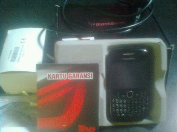 dita_black's tweet photo. Dijual BB CDMA 8530 lengkap, kondisi 95%, bergaransi, warna hitam, minat hubungi +6285655770631 ! http://t.co/G9B8Q3RsHe