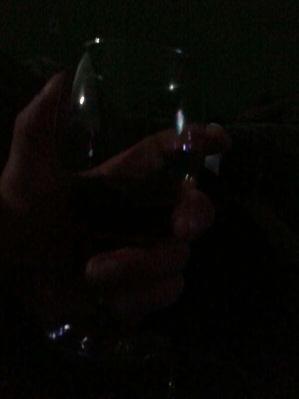 ands_stone's tweet photo. Um brinde!!! o/ http://t.co/X4MfJKaLDu