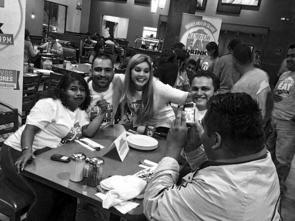angiealbizu's tweet photo. En el reto de @PizzaHutGuate el mejor equipo!! #teamangie http://t.co/msT4f2vYDE